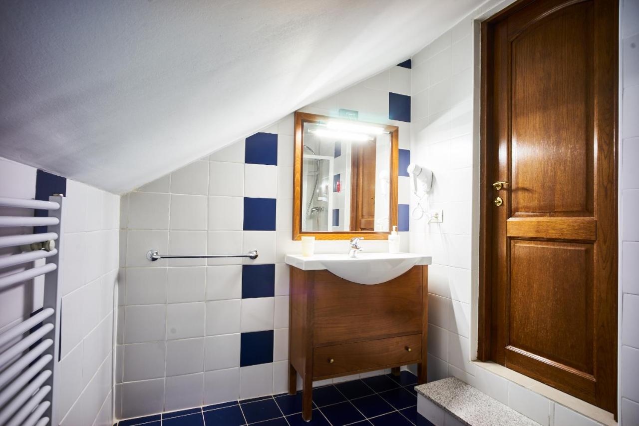 Cozy Attic Room V Bucarest Esterno foto